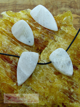 Freudentränen,  handgeschliffener Mondstein (Var.2), Blauschimmer, Einzelstück